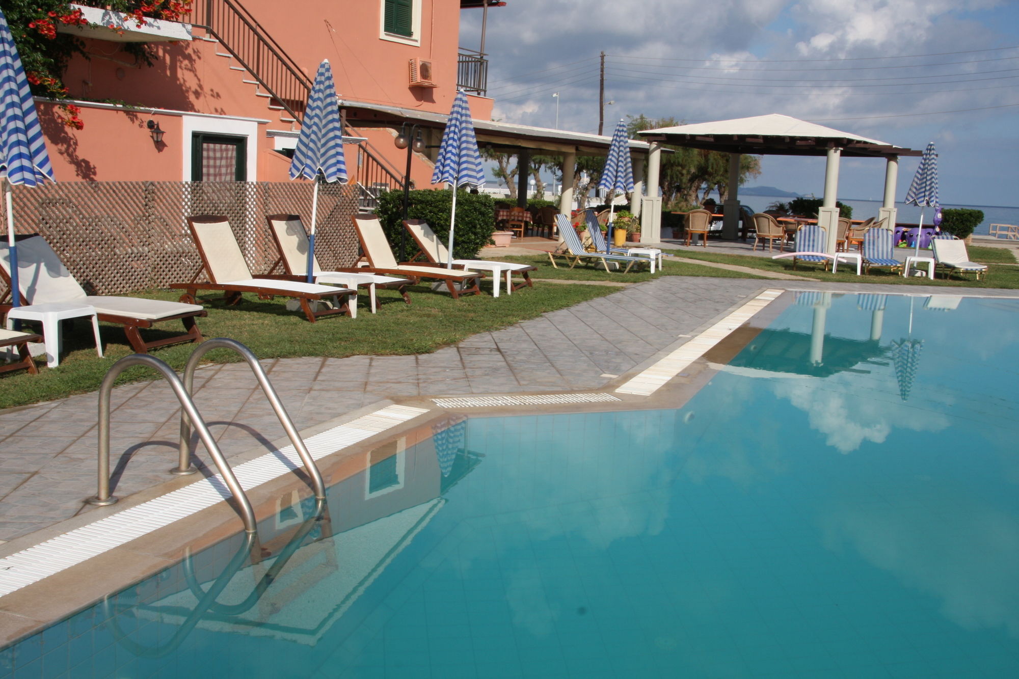Aparthotel The Wave Sidárion Esterno foto